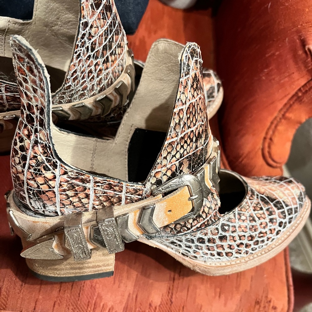 Freebird by Steven Blade booties Size 6